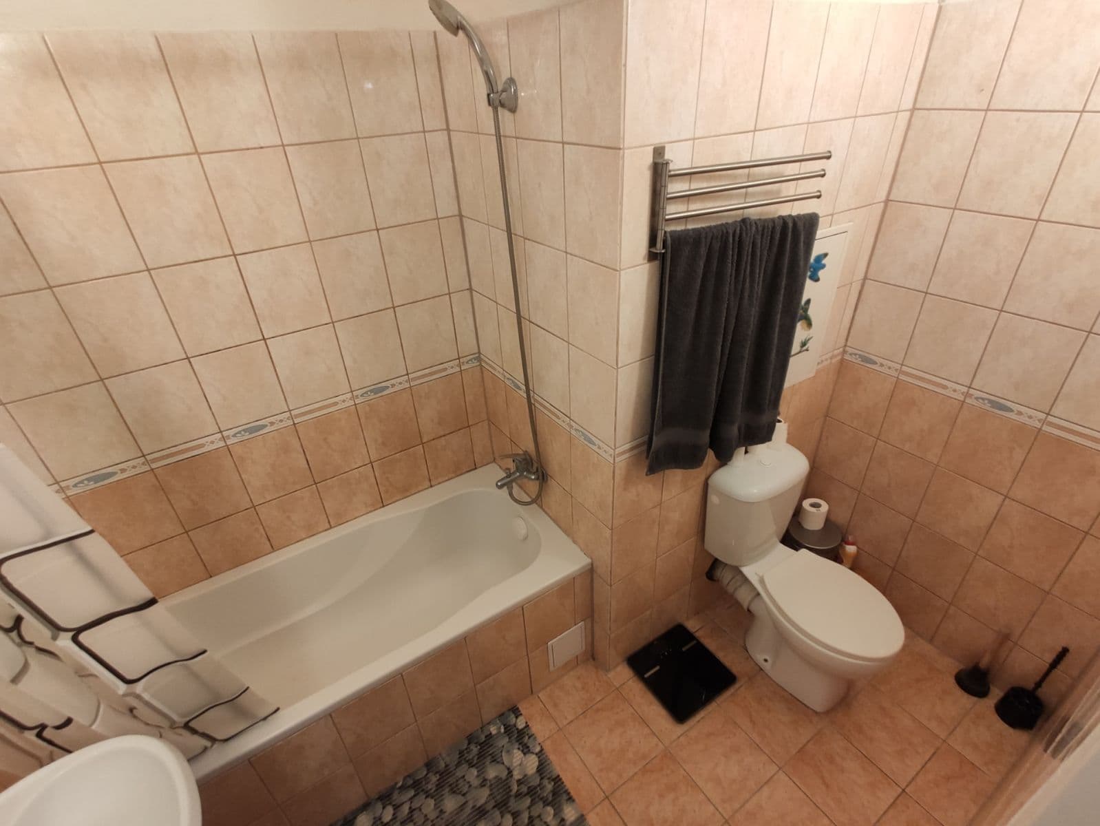 Pronájem bytu 3+1 85 m², Pod Lipami, Praha, Praha Pronájem bytu 3+1 85 m², Pod Lipami, Praha, Praha