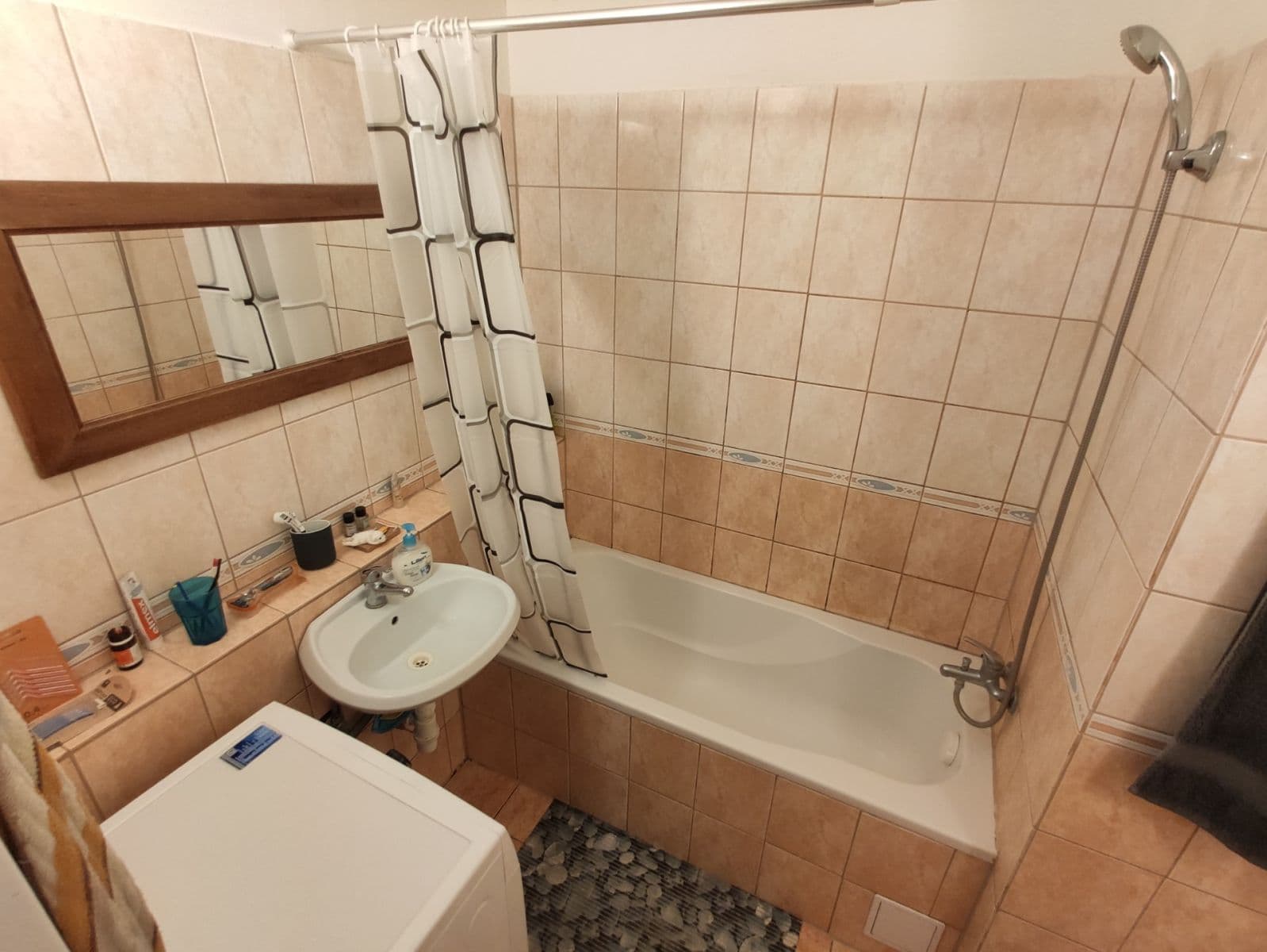 Pronájem bytu 3+1 85 m², Pod Lipami, Praha, Praha Pronájem bytu 3+1 85 m², Pod Lipami, Praha, Praha
