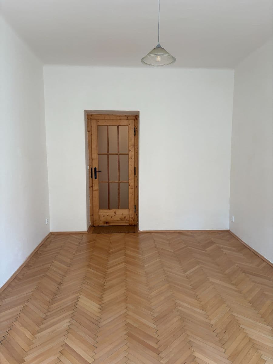 Pronájem bytu 2+kk 42 m², náměstí Dr. Václava Holého, Praha, Praha Pronájem bytu 2+kk 42 m², náměstí Dr. Václava Holého, Praha, Praha