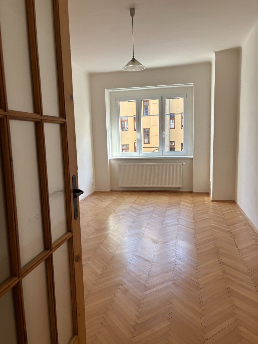 Pronájem bytu 2+kk 42 m², náměstí Dr. Václava Holého, Praha, Praha Pronájem bytu 2+kk 42 m², náměstí Dr. Václava Holého, Praha, Praha