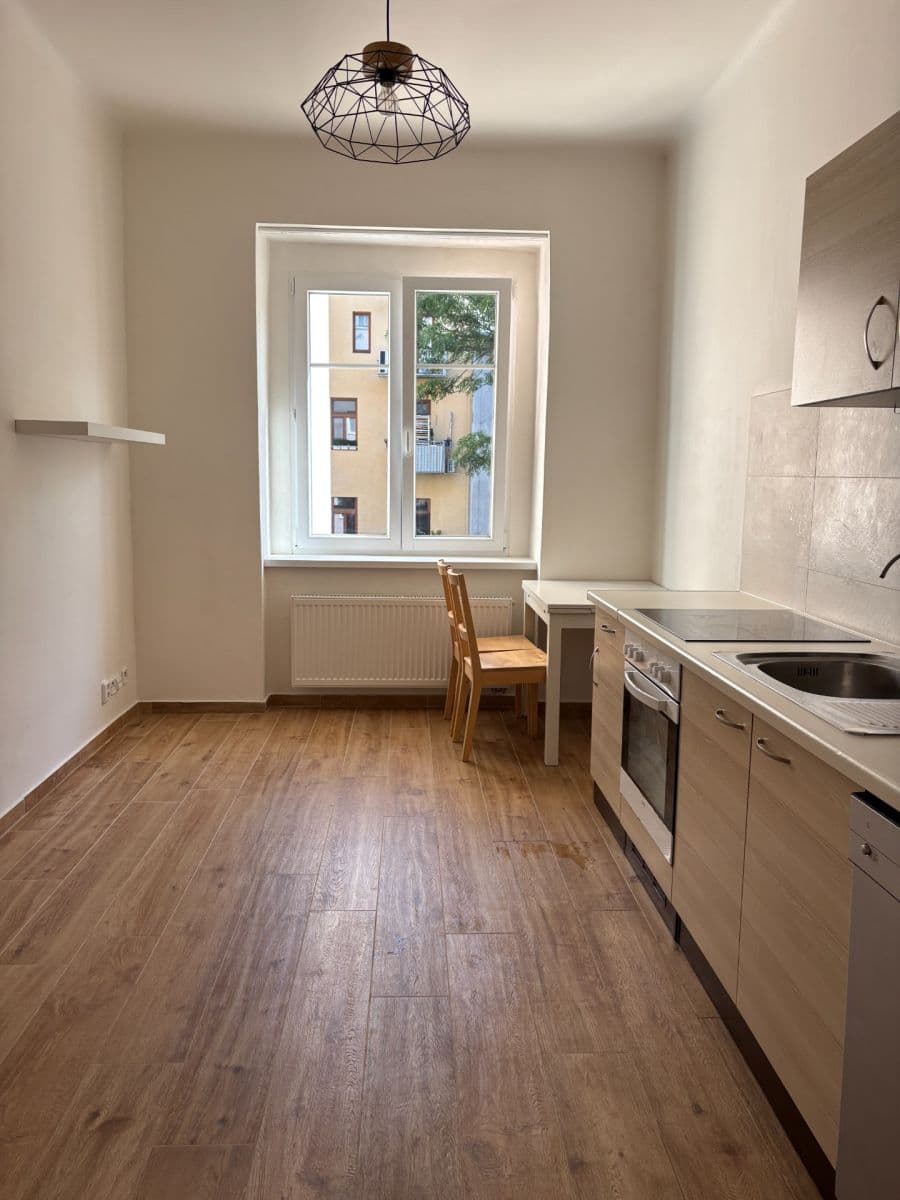 Pronájem bytu 2+kk 42 m², náměstí Dr. Václava Holého, Praha, Praha Pronájem bytu 2+kk 42 m², náměstí Dr. Václava Holého, Praha, Praha