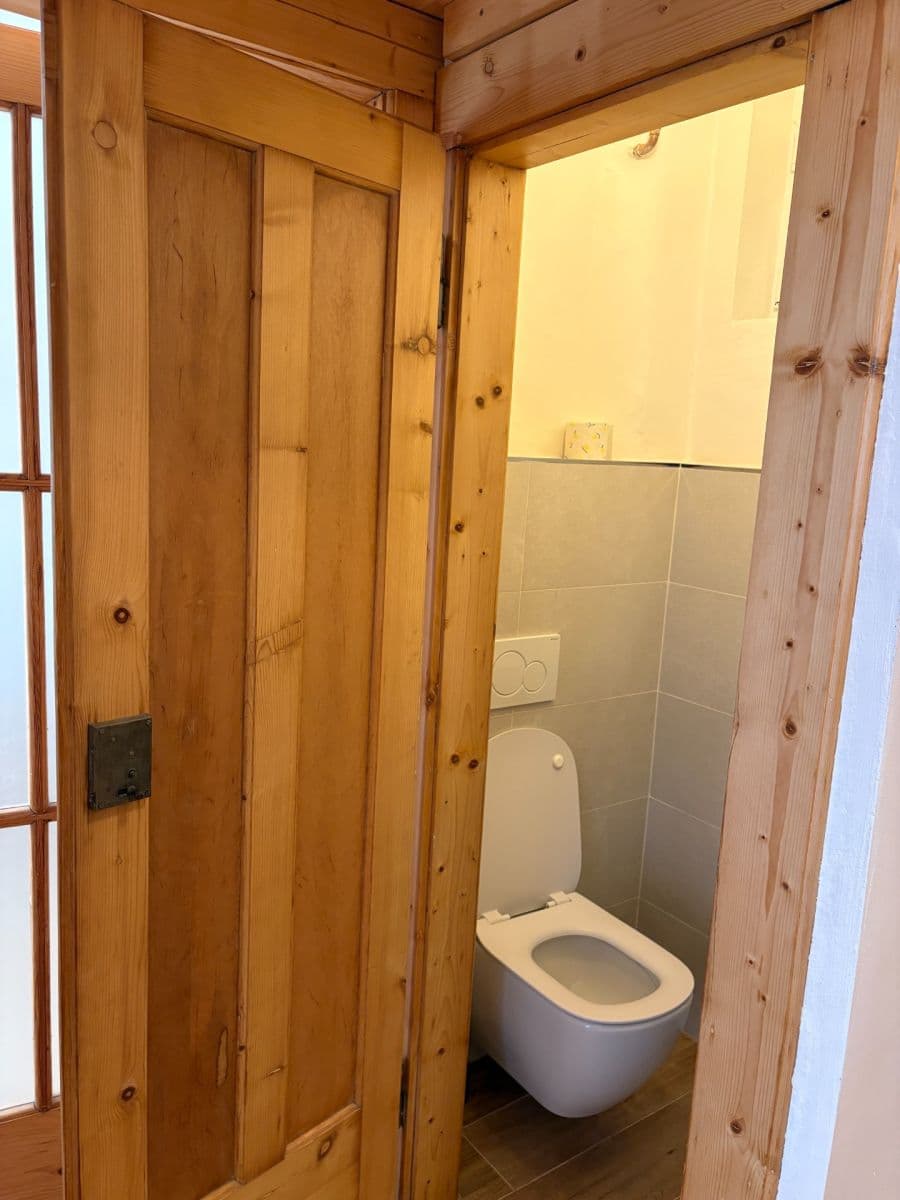 Pronájem bytu 2+kk 42 m², náměstí Dr. Václava Holého, Praha, Praha Pronájem bytu 2+kk 42 m², náměstí Dr. Václava Holého, Praha, Praha