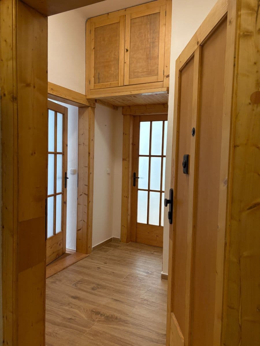 Pronájem bytu 2+kk 42 m², náměstí Dr. Václava Holého, Praha, Praha Pronájem bytu 2+kk 42 m², náměstí Dr. Václava Holého, Praha, Praha
