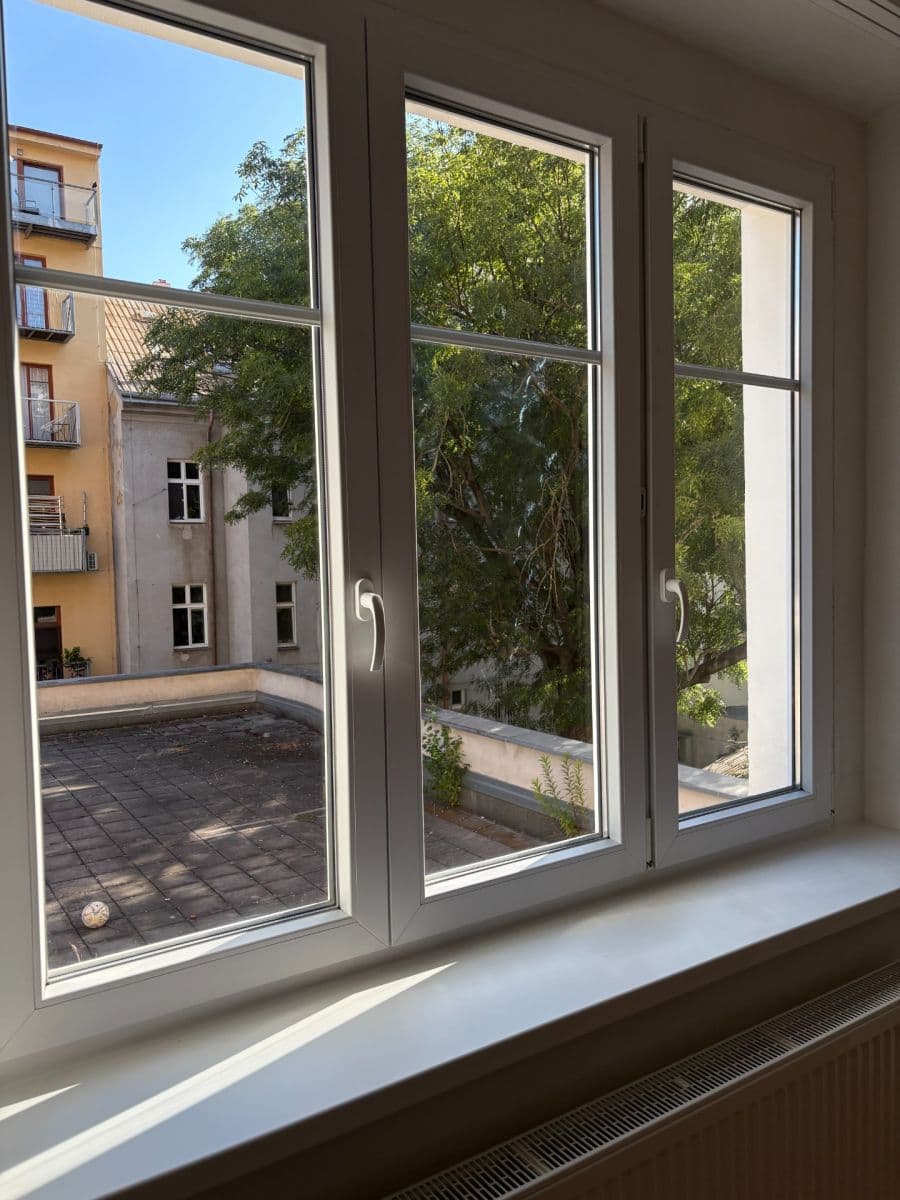 Pronájem bytu 2+kk 42 m², náměstí Dr. Václava Holého, Praha, Praha Pronájem bytu 2+kk 42 m², náměstí Dr. Václava Holého, Praha, Praha