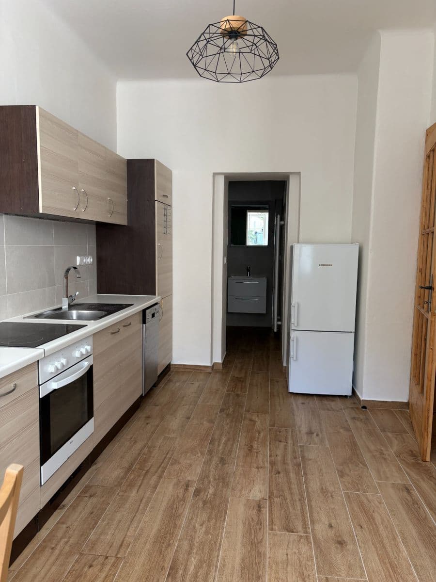 Pronájem bytu 2+kk 42 m², náměstí Dr. Václava Holého, Praha, Praha Pronájem bytu 2+kk 42 m², náměstí Dr. Václava Holého, Praha, Praha