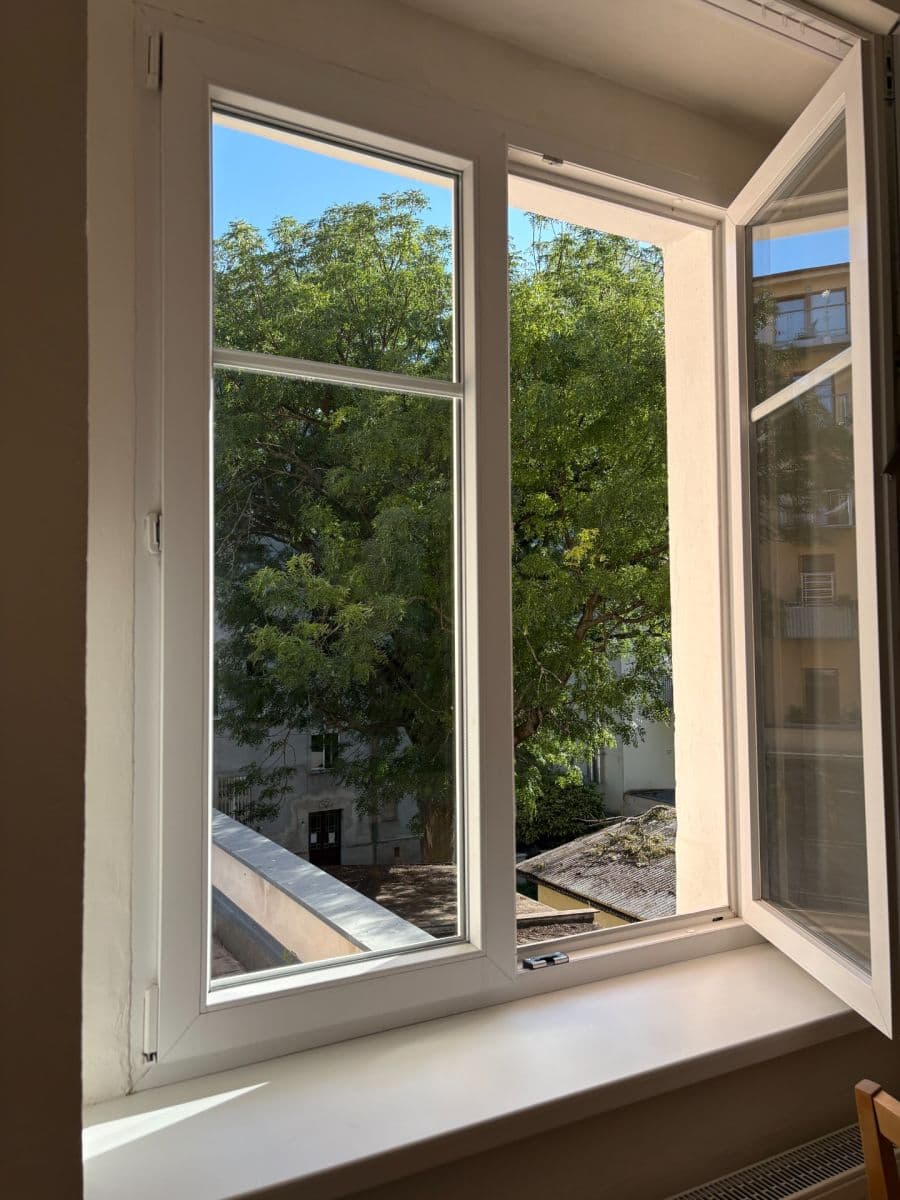 Pronájem bytu 2+kk 42 m², náměstí Dr. Václava Holého, Praha, Praha Pronájem bytu 2+kk 42 m², náměstí Dr. Václava Holého, Praha, Praha