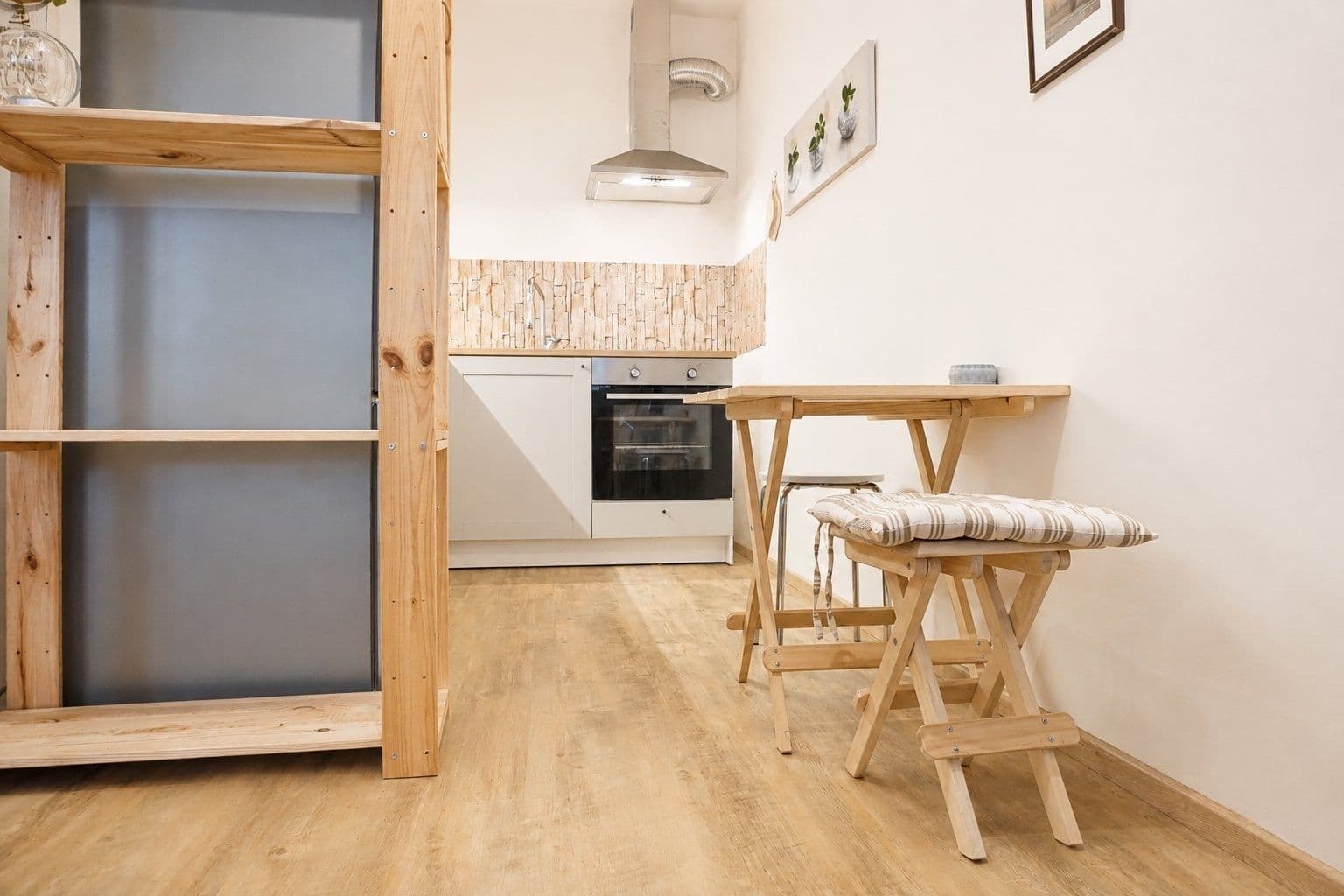 Pronájem bytu 1+kk 32 m², V Honech, Klecany, Středočeský kraj Pronájem bytu 1+kk 32 m², V Honech, Klecany, Středočeský kraj