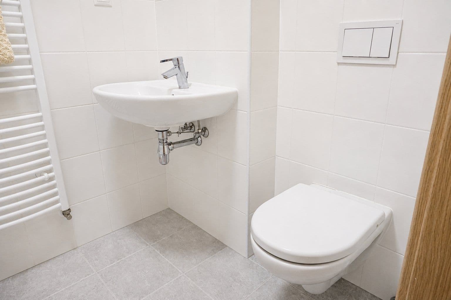 Pronájem bytu 1+kk 32 m², V Honech, Klecany, Středočeský kraj Pronájem bytu 1+kk 32 m², V Honech, Klecany, Středočeský kraj