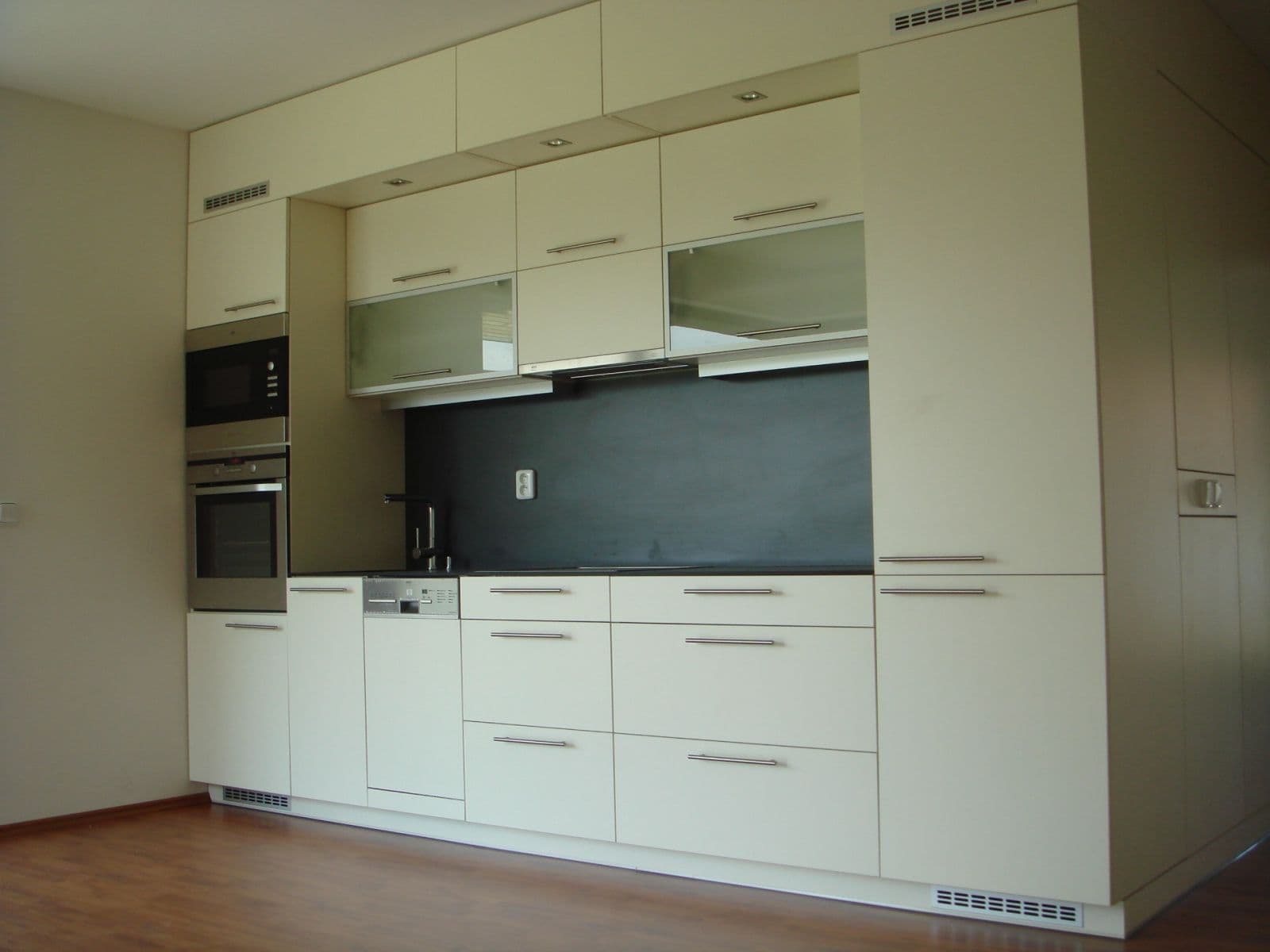 Pronájem domu 130 m², pozemek 240 m², Herrova, Praha, Praha Pronájem domu 130 m², pozemek 240 m², Herrova, Praha, Praha