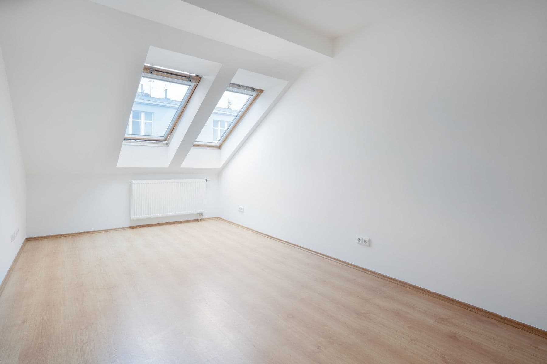 Prodej bytu 2+1 68 m², Primátorská, Praha, Praha Prodej bytu 2+1 68 m², Primátorská, Praha, Praha
