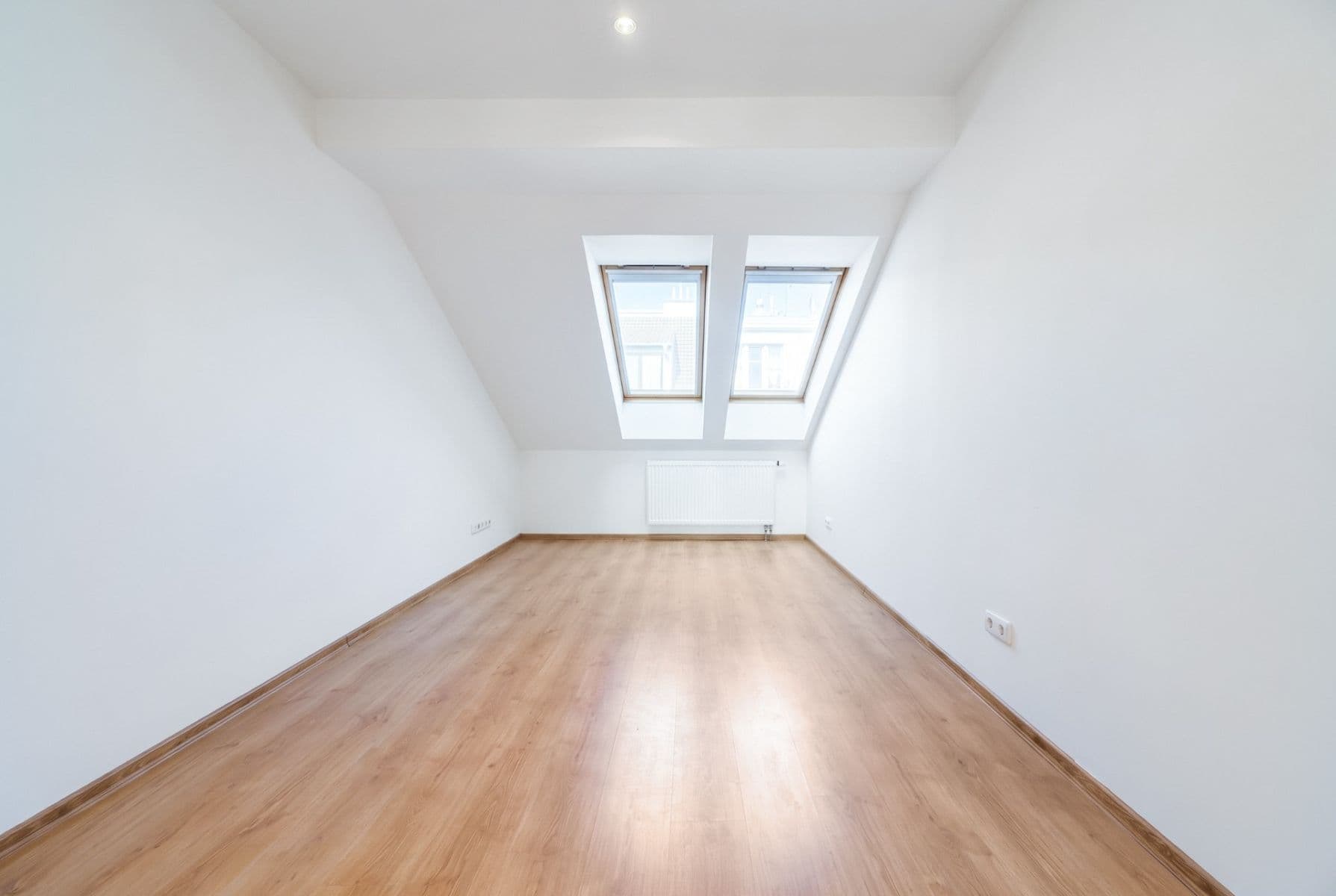Prodej bytu 2+1 75 m², Primátorská, Praha, Praha Prodej bytu 2+1 75 m², Primátorská, Praha, Praha
