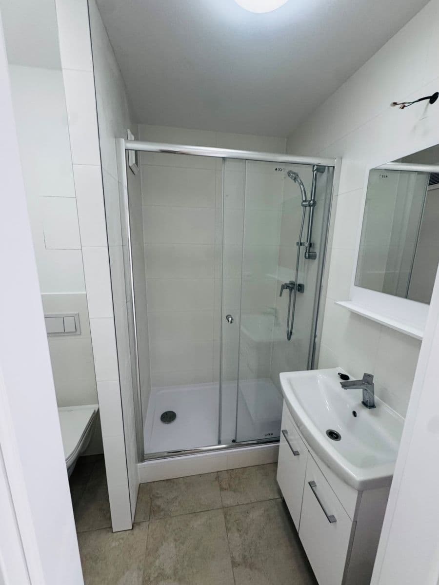 Pronájem bytu 1+kk 28 m², Palackého třída, Pardubice, Pardubický kraj Pronájem bytu 1+kk 28 m², Palackého třída, Pardubice, Pardubický kraj