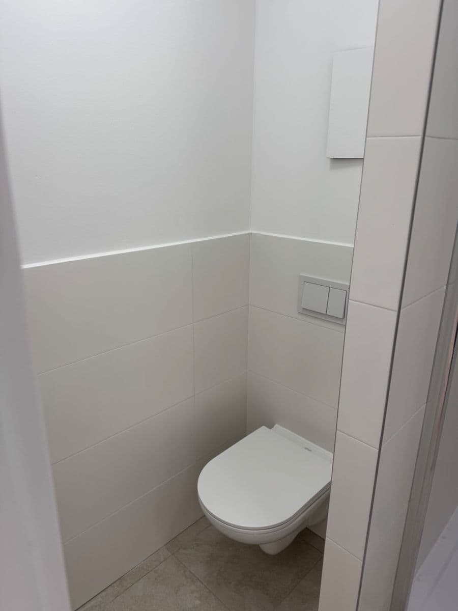 Pronájem bytu 1+kk 28 m², Palackého třída, Pardubice, Pardubický kraj Pronájem bytu 1+kk 28 m², Palackého třída, Pardubice, Pardubický kraj