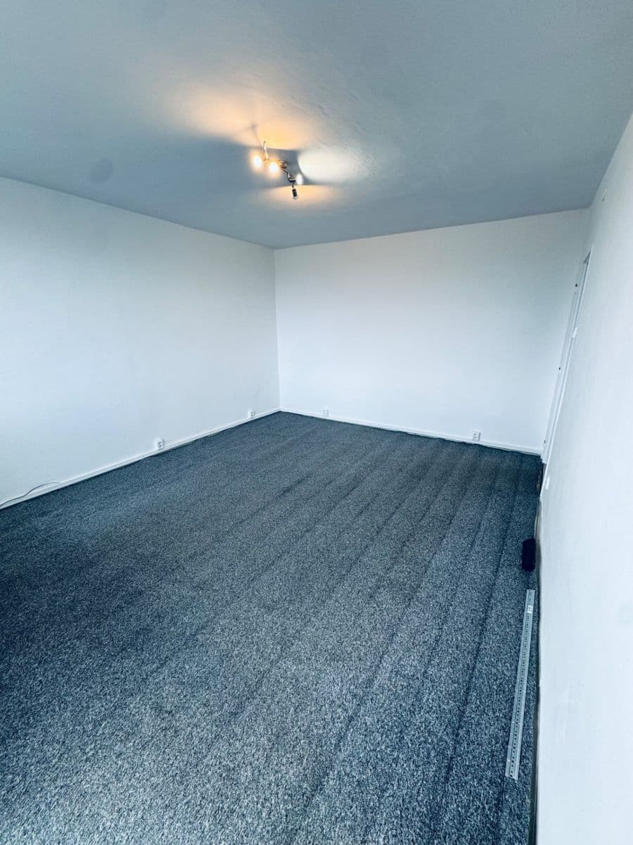 Pronájem bytu 1+kk 28 m², Palackého třída, Pardubice, Pardubický kraj Pronájem bytu 1+kk 28 m², Palackého třída, Pardubice, Pardubický kraj