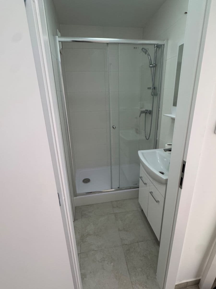 Pronájem bytu 1+kk 28 m², Palackého třída, Pardubice, Pardubický kraj Pronájem bytu 1+kk 28 m², Palackého třída, Pardubice, Pardubický kraj