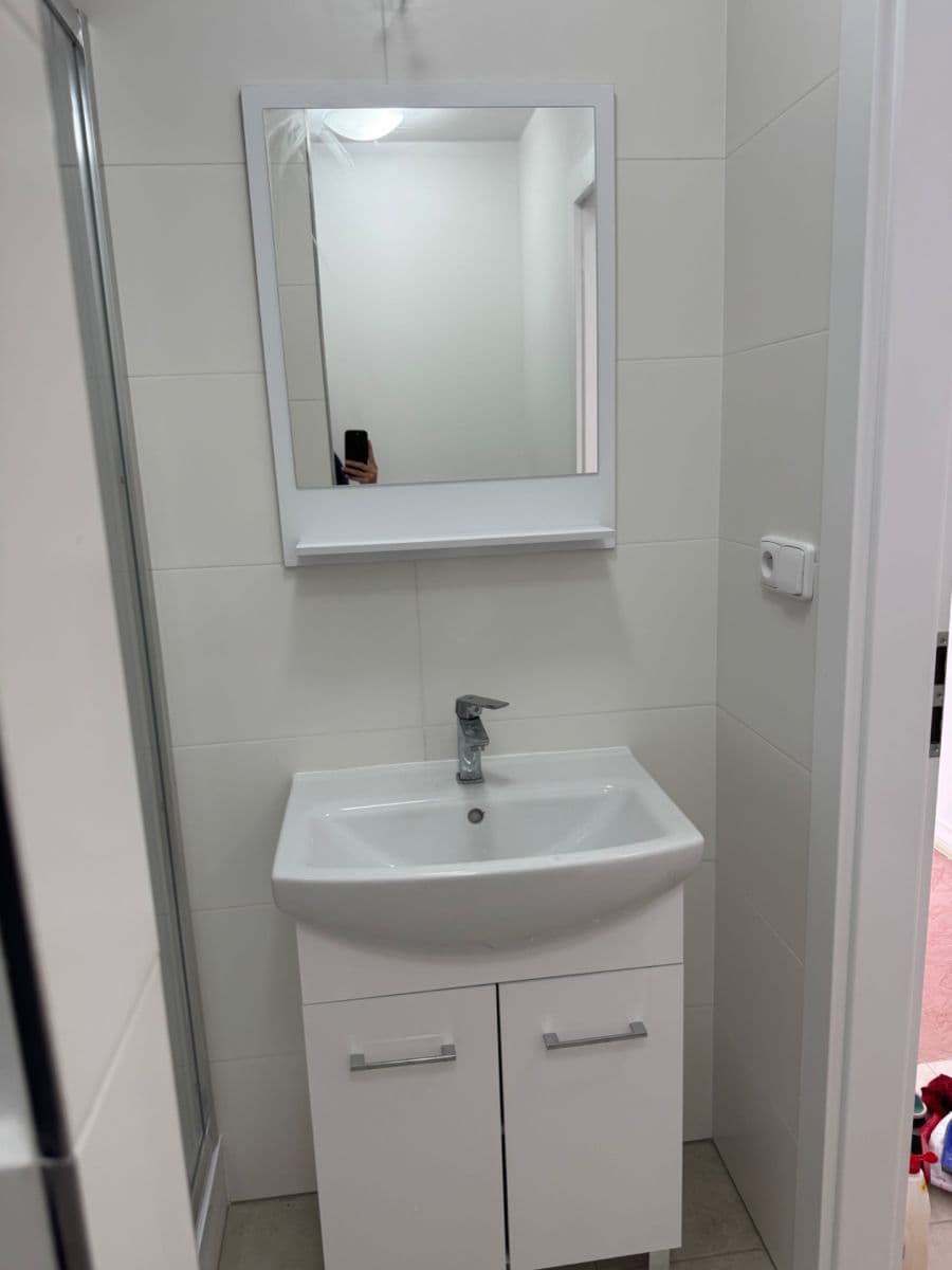 Pronájem bytu 1+kk 28 m², Palackého třída, Pardubice, Pardubický kraj Pronájem bytu 1+kk 28 m², Palackého třída, Pardubice, Pardubický kraj