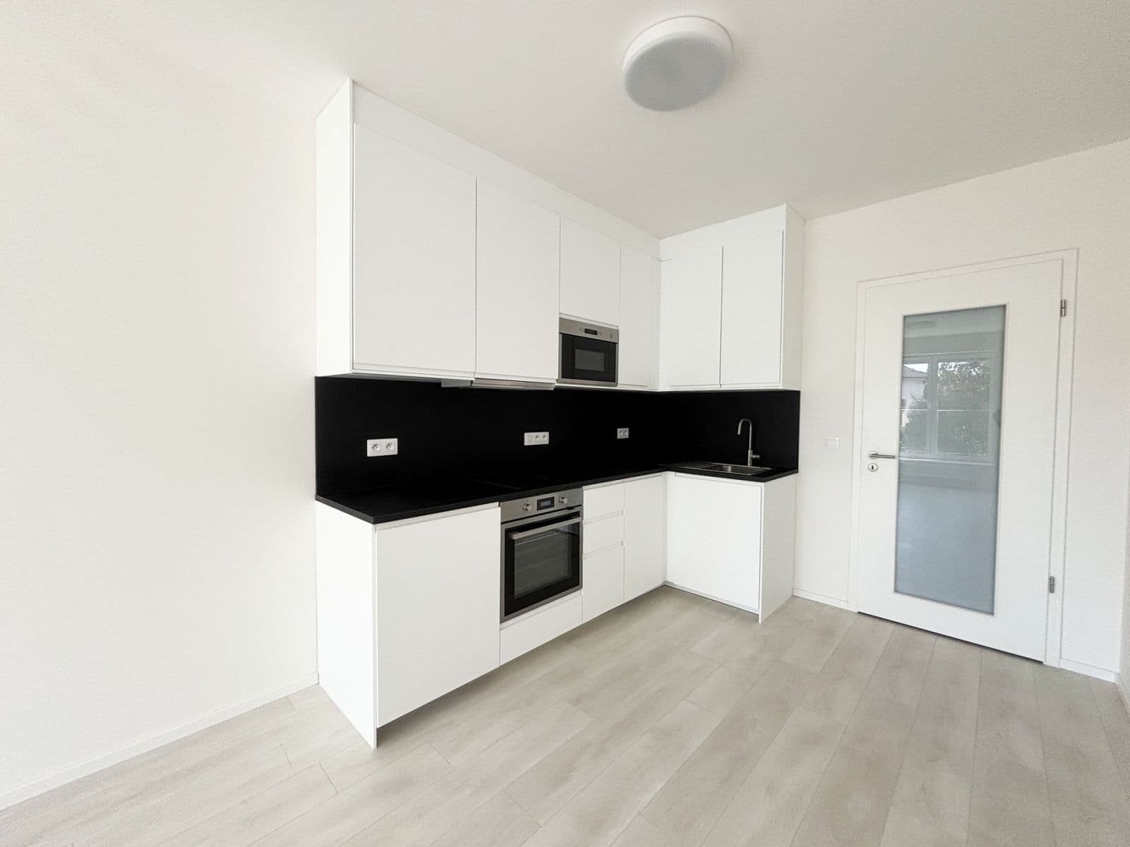 Pronájem bytu 1+kk 31 m², Českobrodská, Praha, Praha Pronájem bytu 1+kk 31 m², Českobrodská, Praha, Praha
