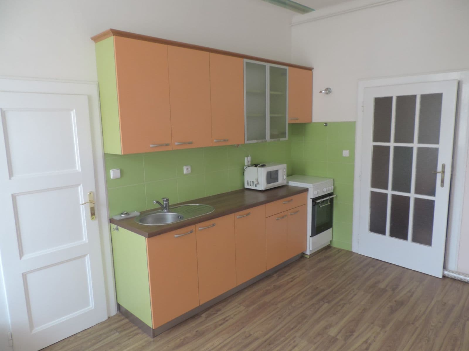 Pronájem bytu 1+1 53 m², Těsnohlídkova, Brno, Jihomoravský kraj Pronájem bytu 1+1 53 m², Těsnohlídkova, Brno, Jihomoravský kraj