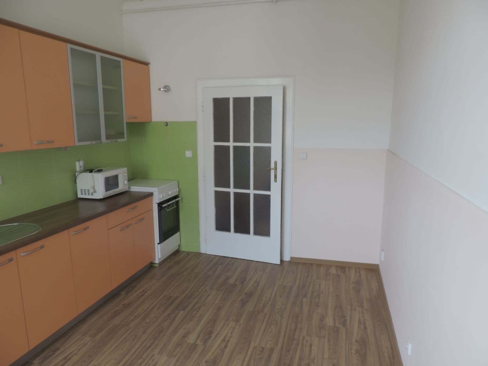 Pronájem bytu 1+1 53 m², Těsnohlídkova, Brno, Jihomoravský kraj Pronájem bytu 1+1 53 m², Těsnohlídkova, Brno, Jihomoravský kraj