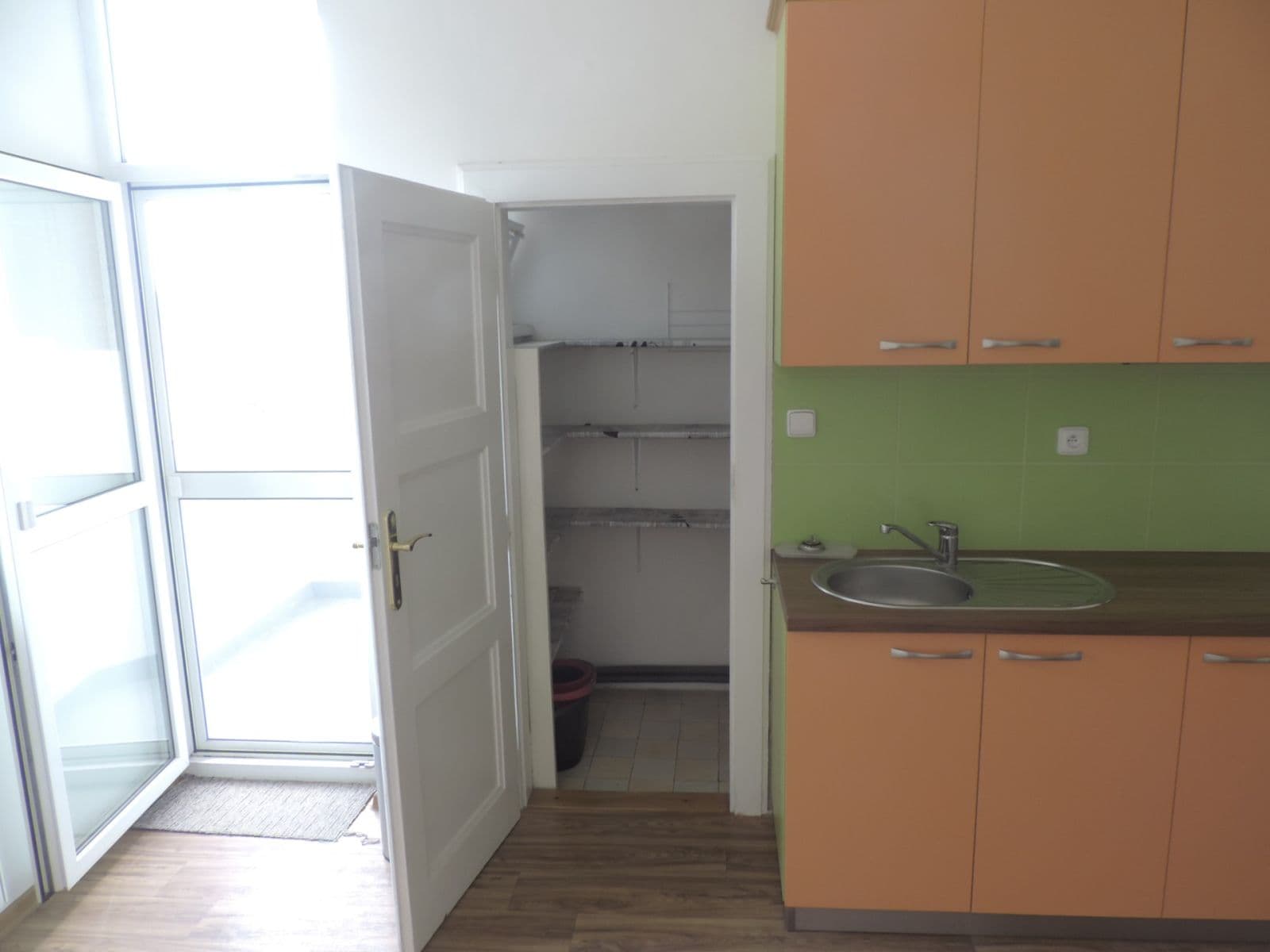 Pronájem bytu 1+1 53 m², Těsnohlídkova, Brno, Jihomoravský kraj Pronájem bytu 1+1 53 m², Těsnohlídkova, Brno, Jihomoravský kraj