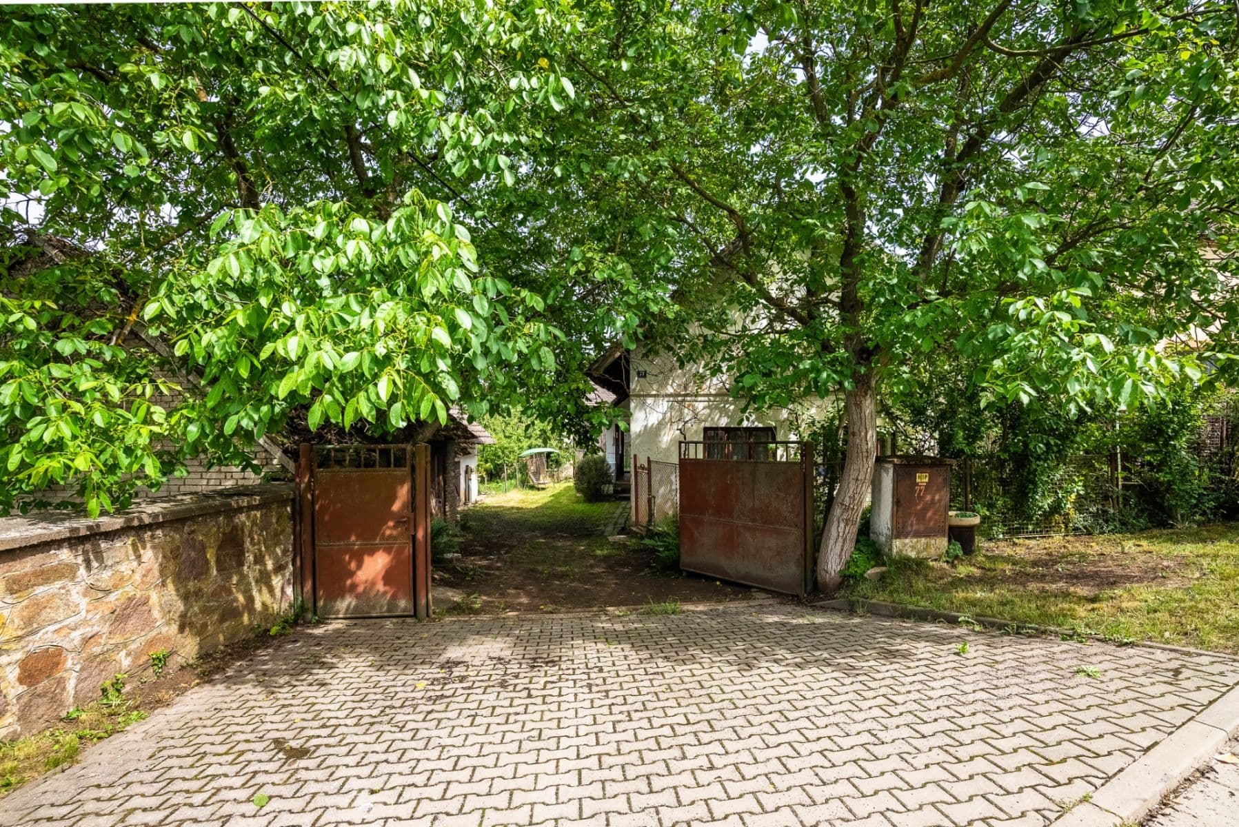 Prodej domu 309 m², pozemek 1.393 m², Chvaletice, Pardubický kraj Prodej domu 309 m², pozemek 1.393 m², Chvaletice, Pardubický kraj