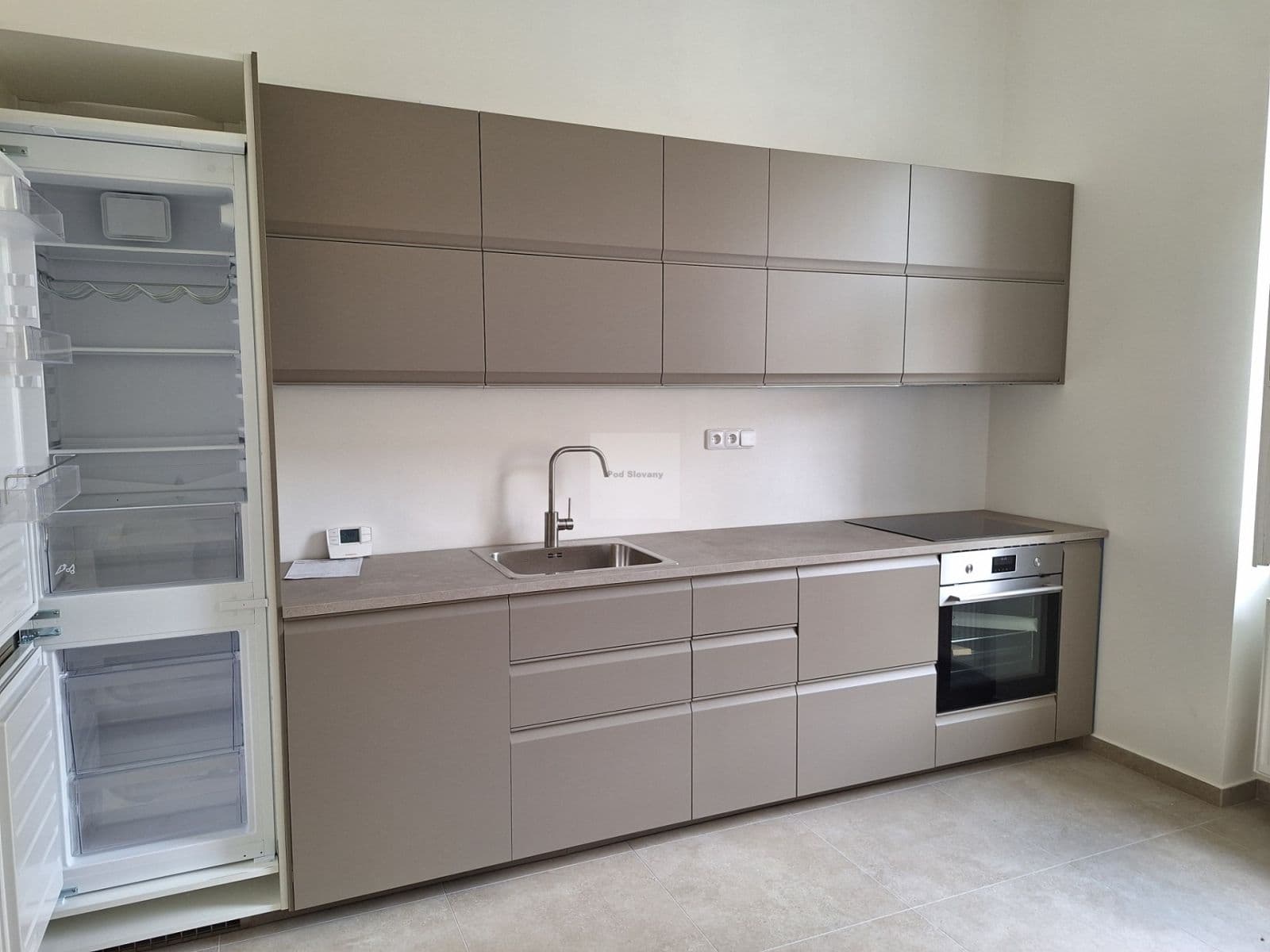 Pronájem bytu 2+1 67 m², Pod Slovany, Praha, Praha Pronájem bytu 2+1 67 m², Pod Slovany, Praha, Praha