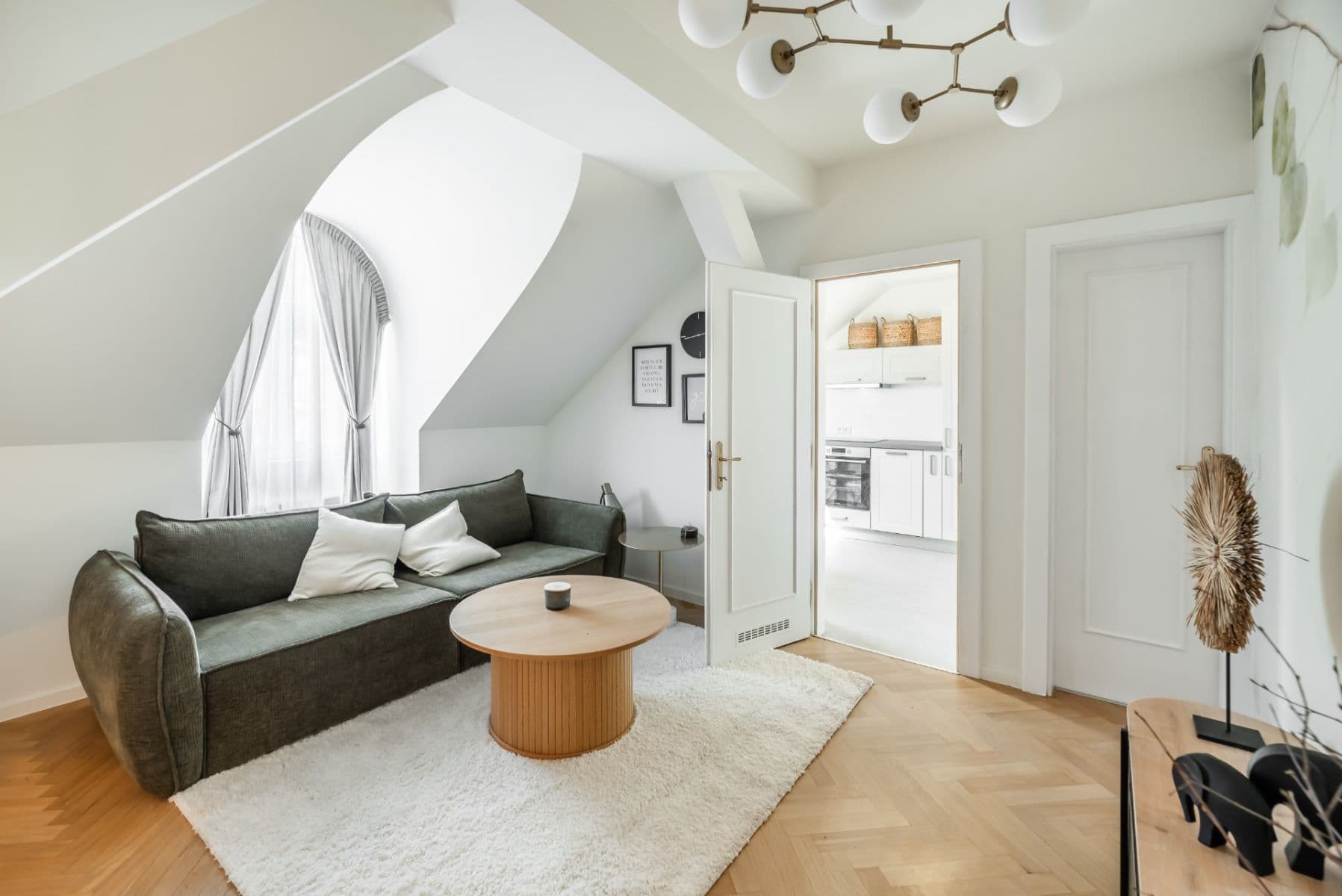 Prodej bytu 2+kk 48 m², náměstí Bratří Synků, Praha, Praha Prodej bytu 2+kk 48 m², náměstí Bratří Synků, Praha, Praha