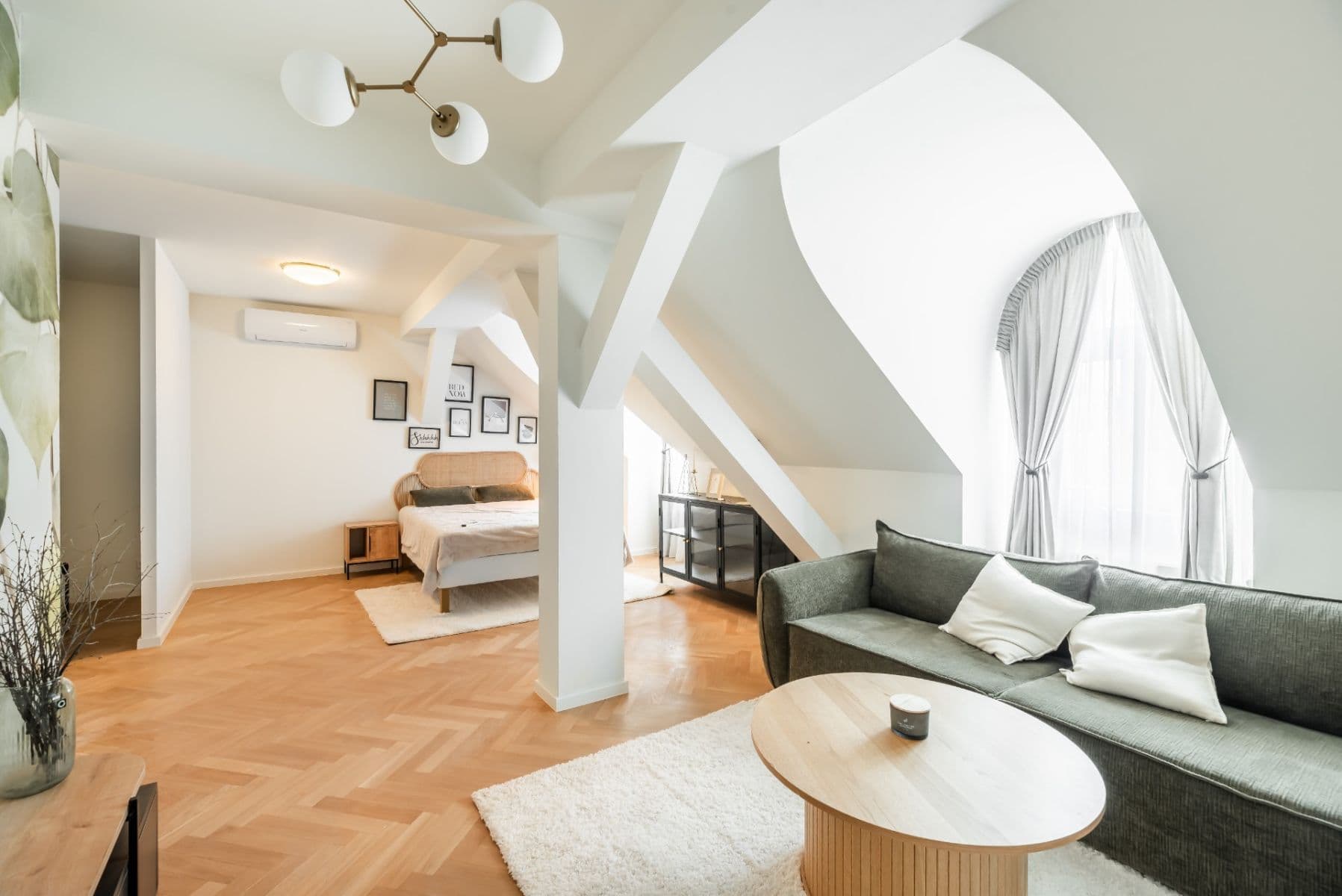 Prodej bytu 2+kk 48 m², náměstí Bratří Synků, Praha, Praha Prodej bytu 2+kk 48 m², náměstí Bratří Synků, Praha, Praha