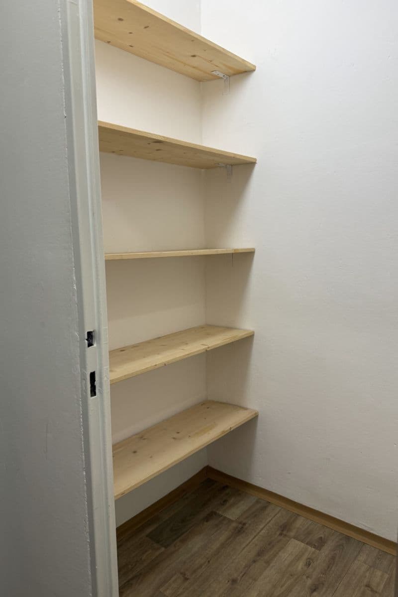 Pronájem bytu 2+1 59 m², Šípková, Ústí nad Labem, Ústecký kraj Pronájem bytu 2+1 59 m², Šípková, Ústí nad Labem, Ústecký kraj