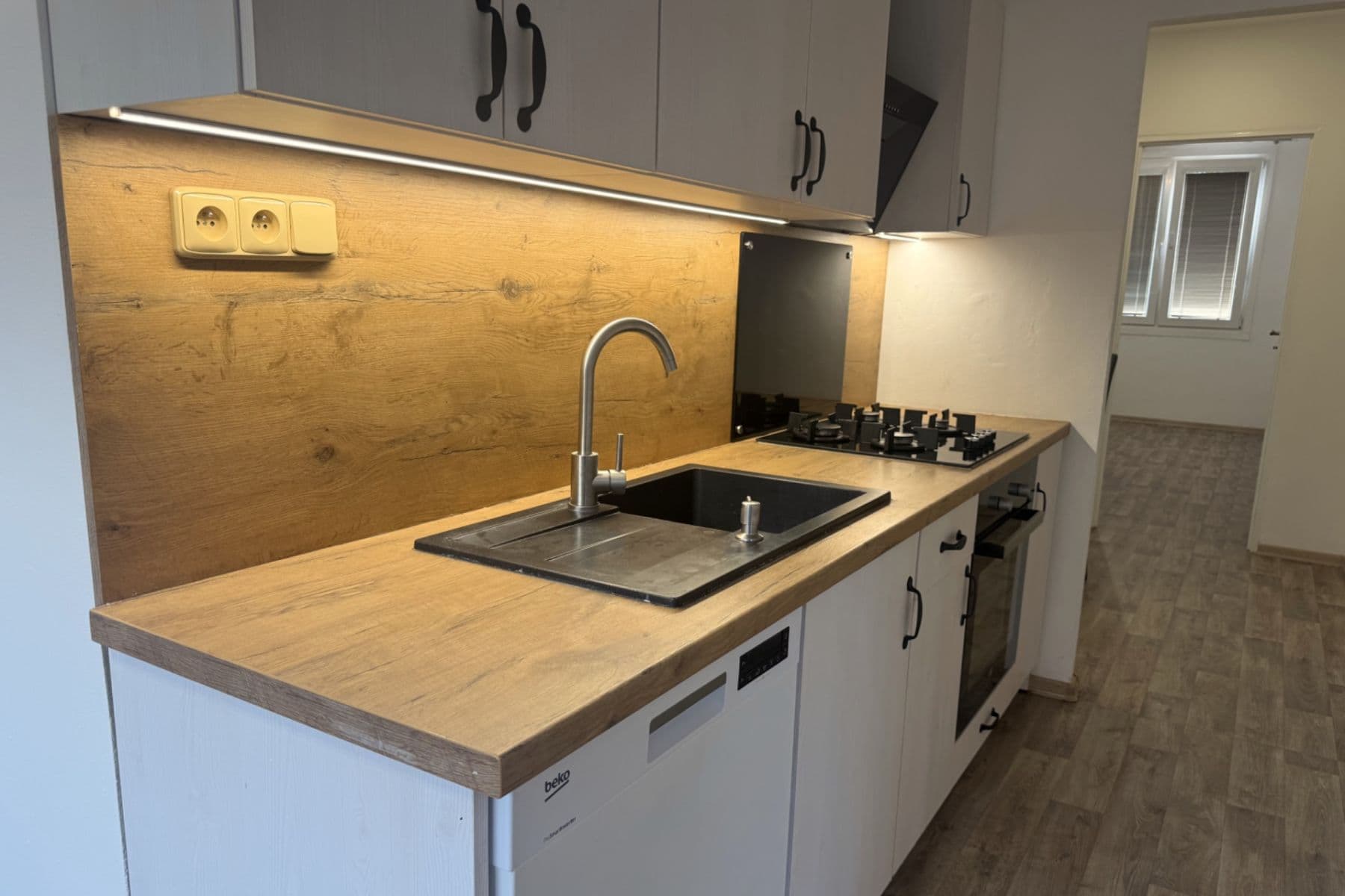 Pronájem bytu 2+1 59 m², Šípková, Ústí nad Labem, Ústecký kraj Pronájem bytu 2+1 59 m², Šípková, Ústí nad Labem, Ústecký kraj
