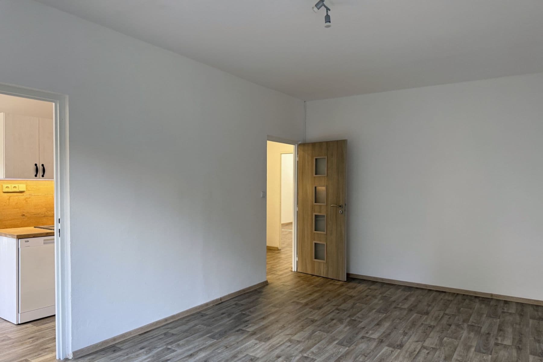 Pronájem bytu 2+1 59 m², Šípková, Ústí nad Labem, Ústecký kraj Pronájem bytu 2+1 59 m², Šípková, Ústí nad Labem, Ústecký kraj