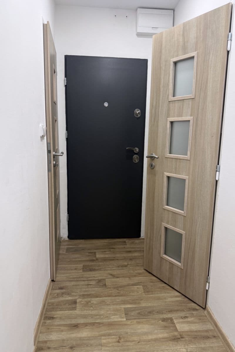 Pronájem bytu 2+1 59 m², Šípková, Ústí nad Labem, Ústecký kraj Pronájem bytu 2+1 59 m², Šípková, Ústí nad Labem, Ústecký kraj