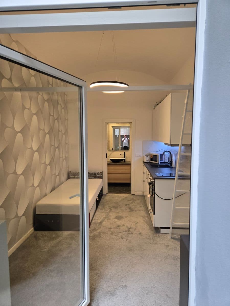 Prodej nebytového prostoru 26 m², Roháčova, Praha, Praha Prodej nebytového prostoru 26 m², Roháčova, Praha, Praha