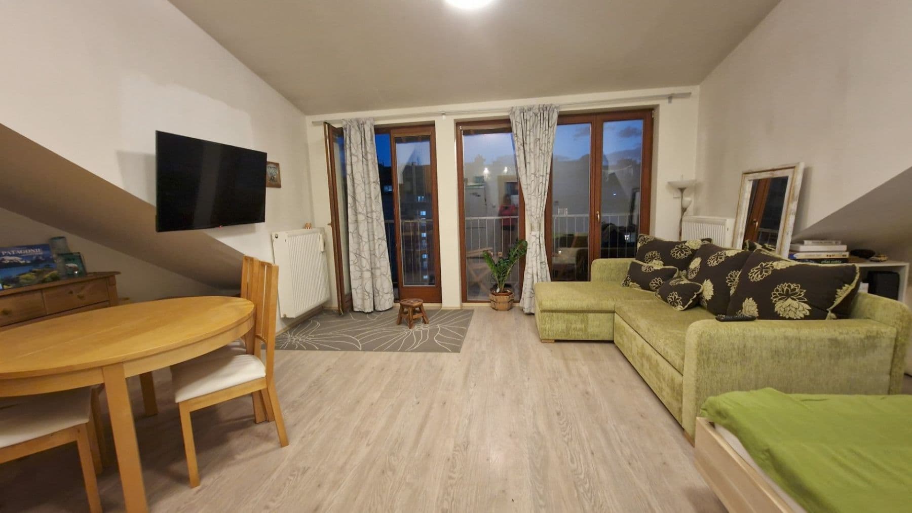 Pronájem bytu 1+kk 45 m², Kloboučnická, Praha, Praha Pronájem bytu 1+kk 45 m², Kloboučnická, Praha, Praha
