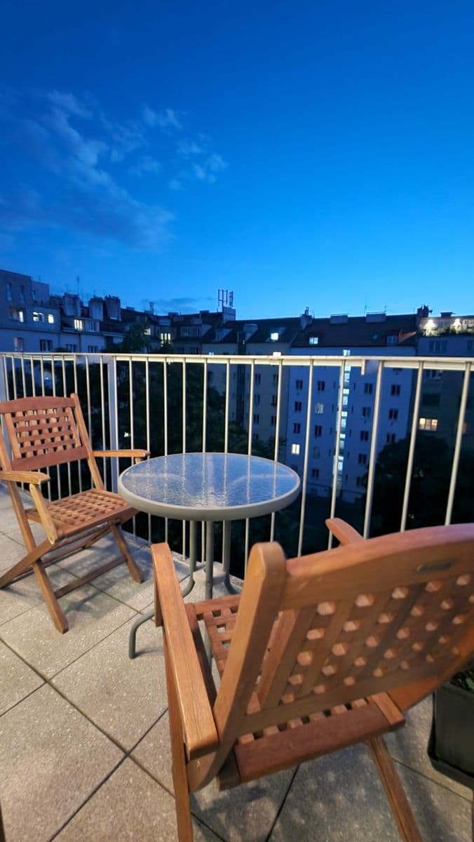 Pronájem bytu 1+kk 45 m², Kloboučnická, Praha, Praha Pronájem bytu 1+kk 45 m², Kloboučnická, Praha, Praha