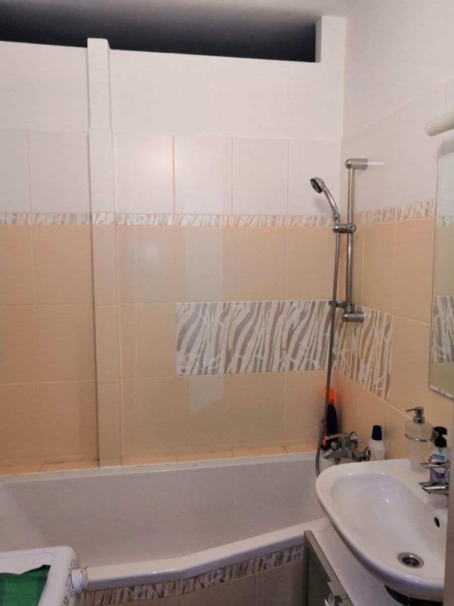 Pronájem bytu 2+1 56 m², Pod Bání, Praha, Praha Pronájem bytu 2+1 56 m², Pod Bání, Praha, Praha