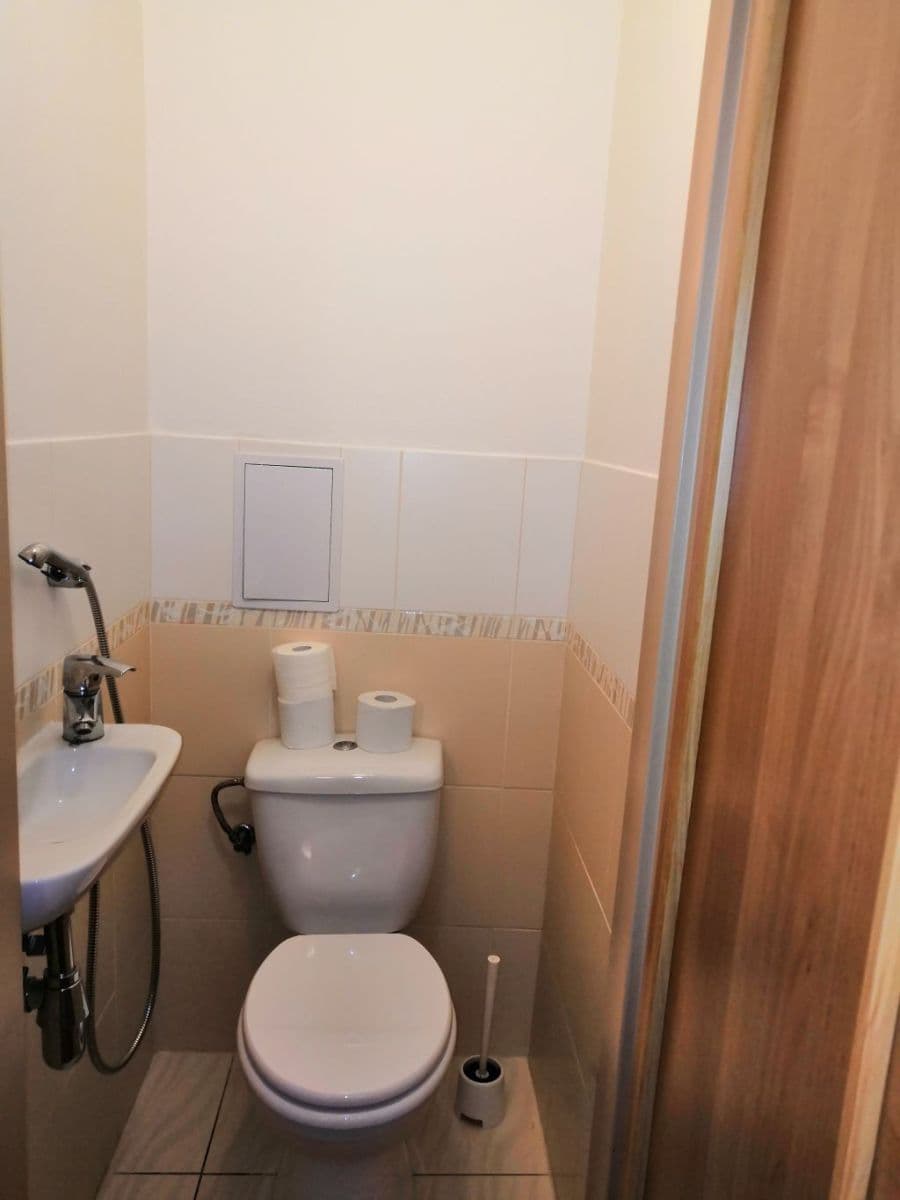 Pronájem bytu 2+1 56 m², Pod Bání, Praha, Praha Pronájem bytu 2+1 56 m², Pod Bání, Praha, Praha
