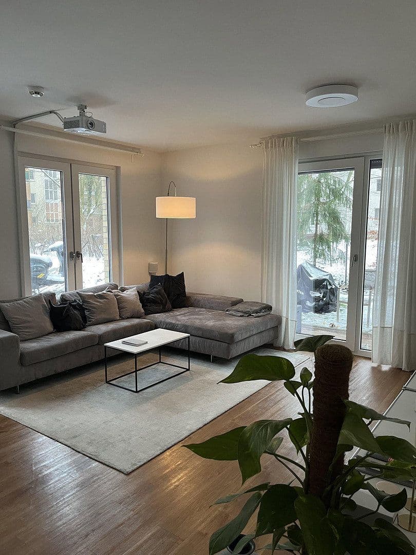 Pronájem bytu 3+1 86 m², Uhlenhorster Weg 29A, Hamburg, Hamburg Pronájem bytu 3+1 86 m², Uhlenhorster Weg 29A, Hamburg, Hamburg