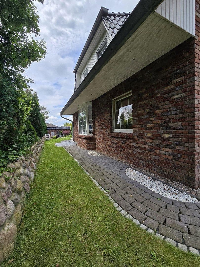 Prodej domu 120 m², pozemek 503 m², Steinburg, Šlesvicko-Holštýnsko Prodej domu 120 m², pozemek 503 m², Steinburg, Šlesvicko-Holštýnsko