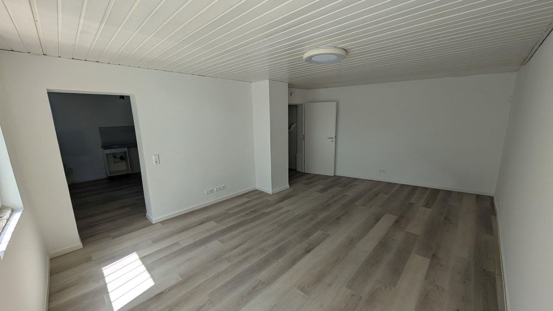 Pronájem bytu 2+1 53 m², Bruchsal, Bádensko-Württembersko Pronájem bytu 2+1 53 m², Bruchsal, Bádensko-Württembersko