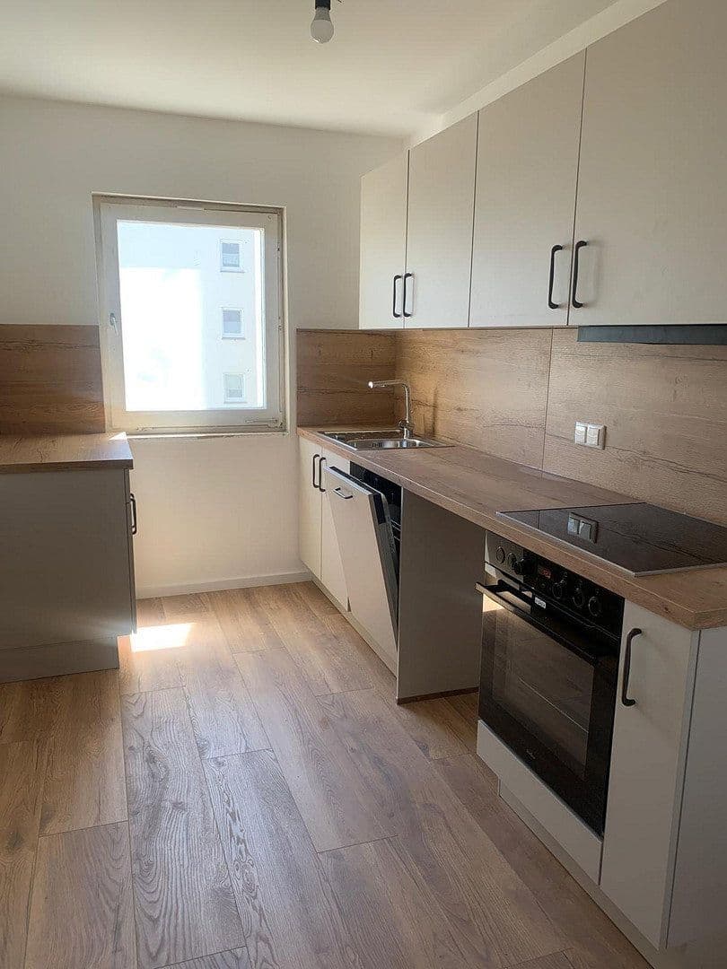 Pronájem bytu 2+1 57 m², Heddingheimer Str. 9, Hattersheim am Main, Hessen Pronájem bytu 2+1 57 m², Heddingheimer Str. 9, Hattersheim am Main, Hessen