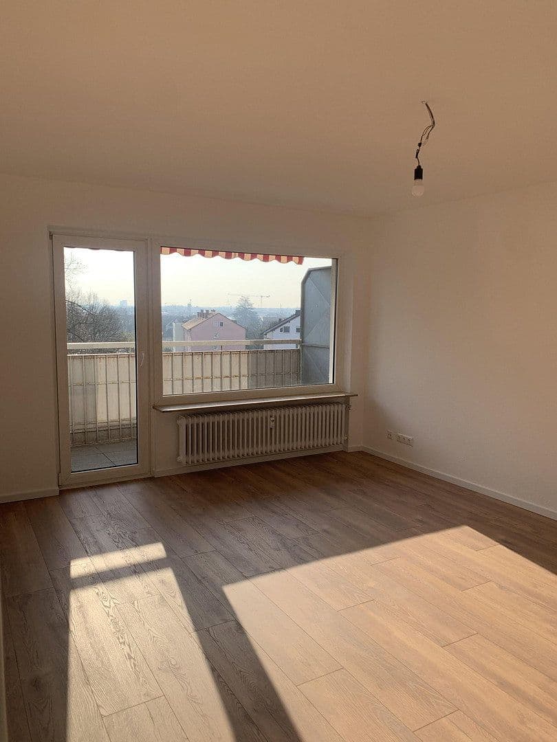 Pronájem bytu 2+1 57 m², Heddingheimer Str. 9, Hattersheim am Main, Hessen Pronájem bytu 2+1 57 m², Heddingheimer Str. 9, Hattersheim am Main, Hessen