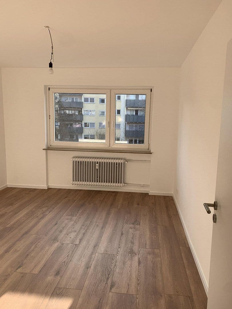Pronájem bytu 2+1 57 m², Heddingheimer Str. 9, Hattersheim am Main, Hessen Pronájem bytu 2+1 57 m², Heddingheimer Str. 9, Hattersheim am Main, Hessen