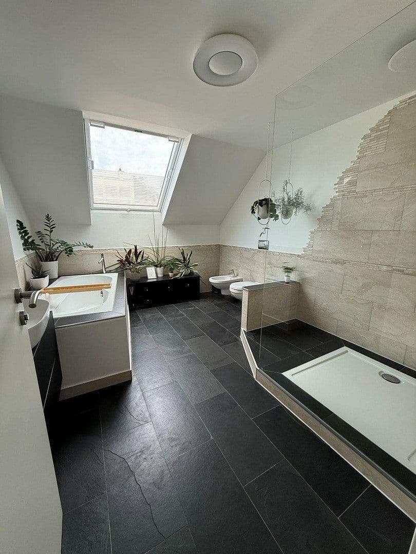 Prodej bytu 3+kk 95 m², Frankfurt am Main, Hessen Prodej bytu 3+kk 95 m², Frankfurt am Main, Hessen