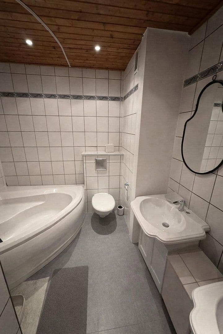Prodej domu 114 m², pozemek 345 m², Wuppertal, Severní Porýní-Vestfálsko Prodej domu 114 m², pozemek 345 m², Wuppertal, Severní Porýní-Vestfálsko