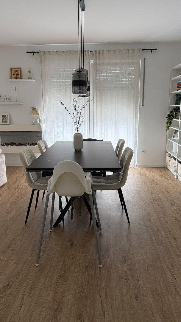 Pronájem bytu 4+1 102 m², Stallbusch 4, Bad Wünnenberg, Severní Porýní-Vestfálsko Pronájem bytu 4+1 102 m², Stallbusch 4, Bad Wünnenberg, Severní Porýní-Vestfálsko