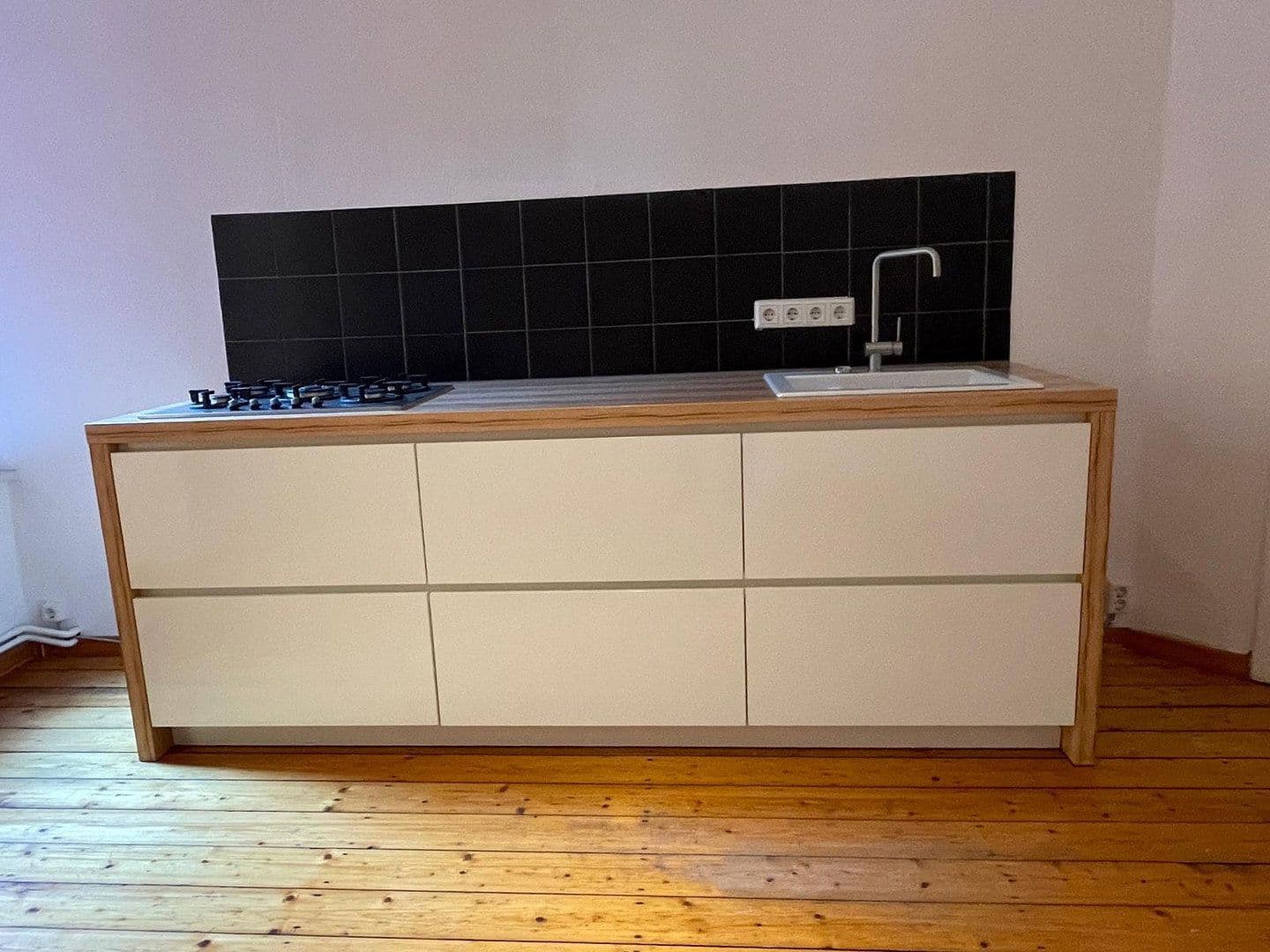 Pronájem bytu 2+1 69 m², Hahnenstraße 9, Hannover, Dolní Sasko Pronájem bytu 2+1 69 m², Hahnenstraße 9, Hannover, Dolní Sasko