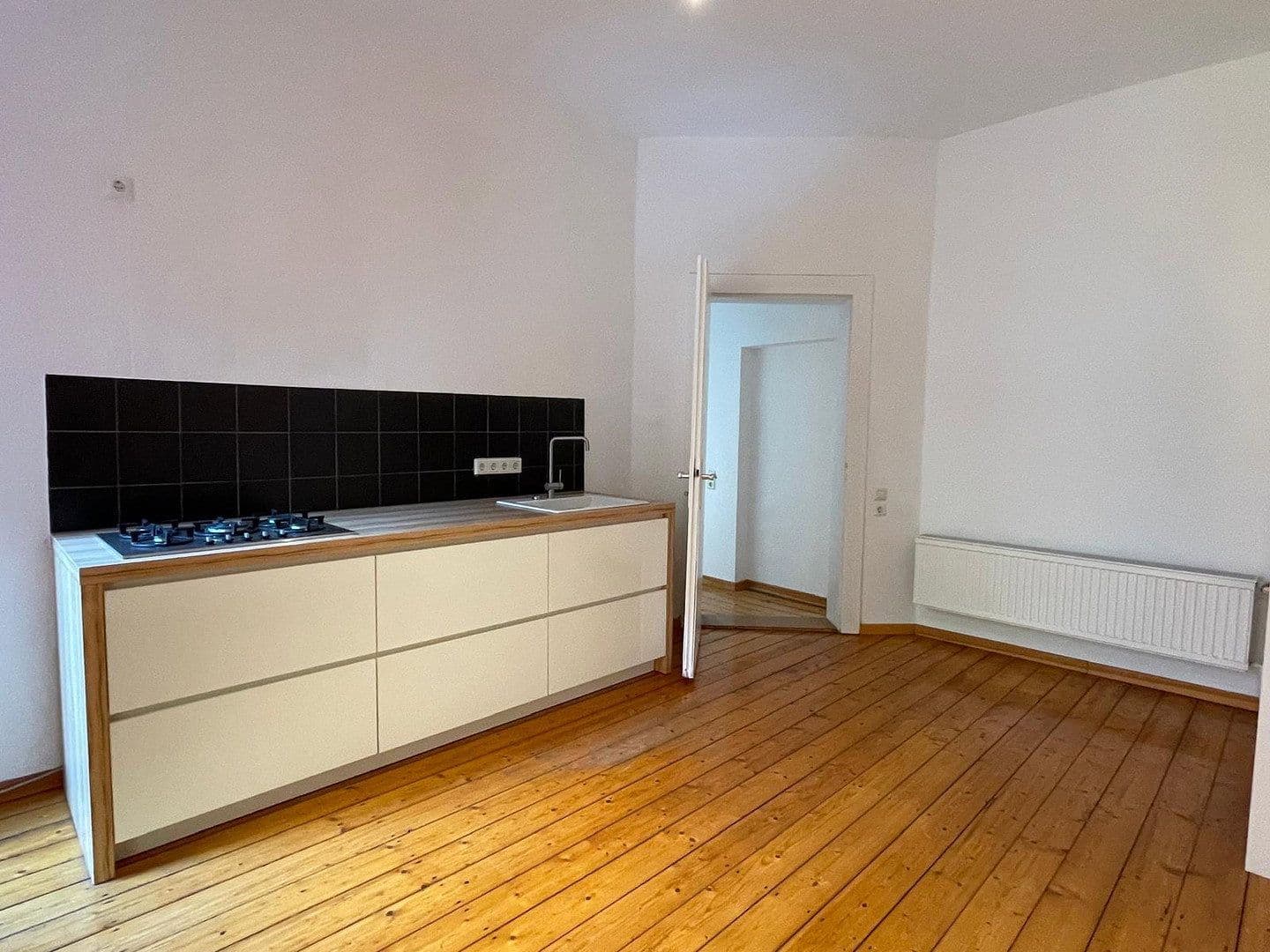Pronájem bytu 2+1 69 m², Hahnenstraße 9, Hannover, Dolní Sasko Pronájem bytu 2+1 69 m², Hahnenstraße 9, Hannover, Dolní Sasko