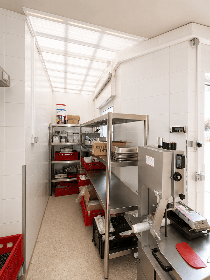 Pronájem nebytového prostoru 137 m², Von-der-Tann-Straße 156, Nürnberg, Bavorsko Pronájem nebytového prostoru 137 m², Von-der-Tann-Straße 156, Nürnberg, Bavorsko