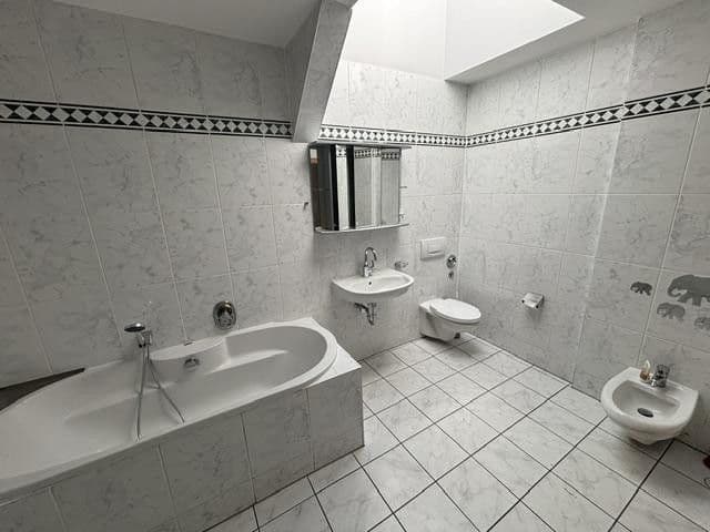 Pronájem bytu 3+1 85 m², Wiesbaden, Hessen Pronájem bytu 3+1 85 m², Wiesbaden, Hessen